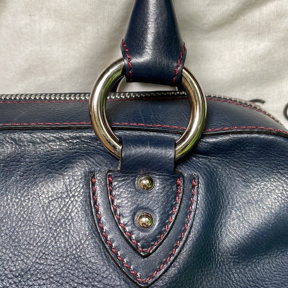 Marc Jacobs leather top handle / shoulder bag. Navy with dark red top stitch - Picture 3 of 16
